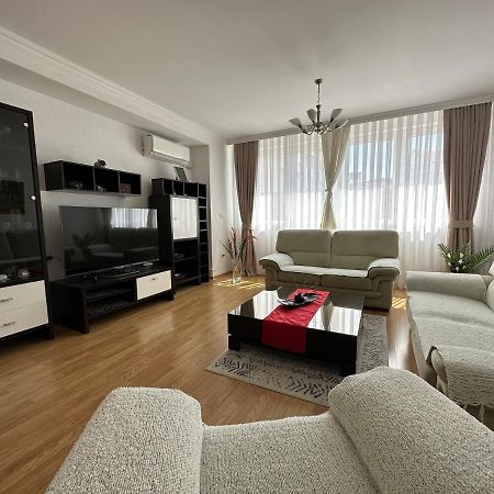 Spacious 3-Bedroom Condo Next To City Center Πρίστινα Εξωτερικό φωτογραφία