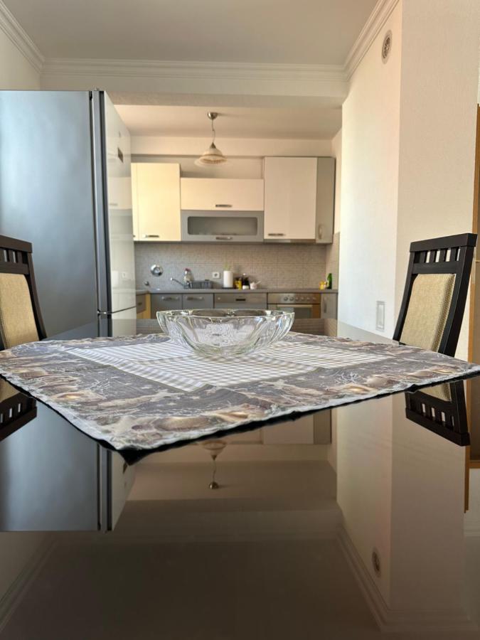 Spacious 3-Bedroom Condo Next To City Center Πρίστινα Εξωτερικό φωτογραφία