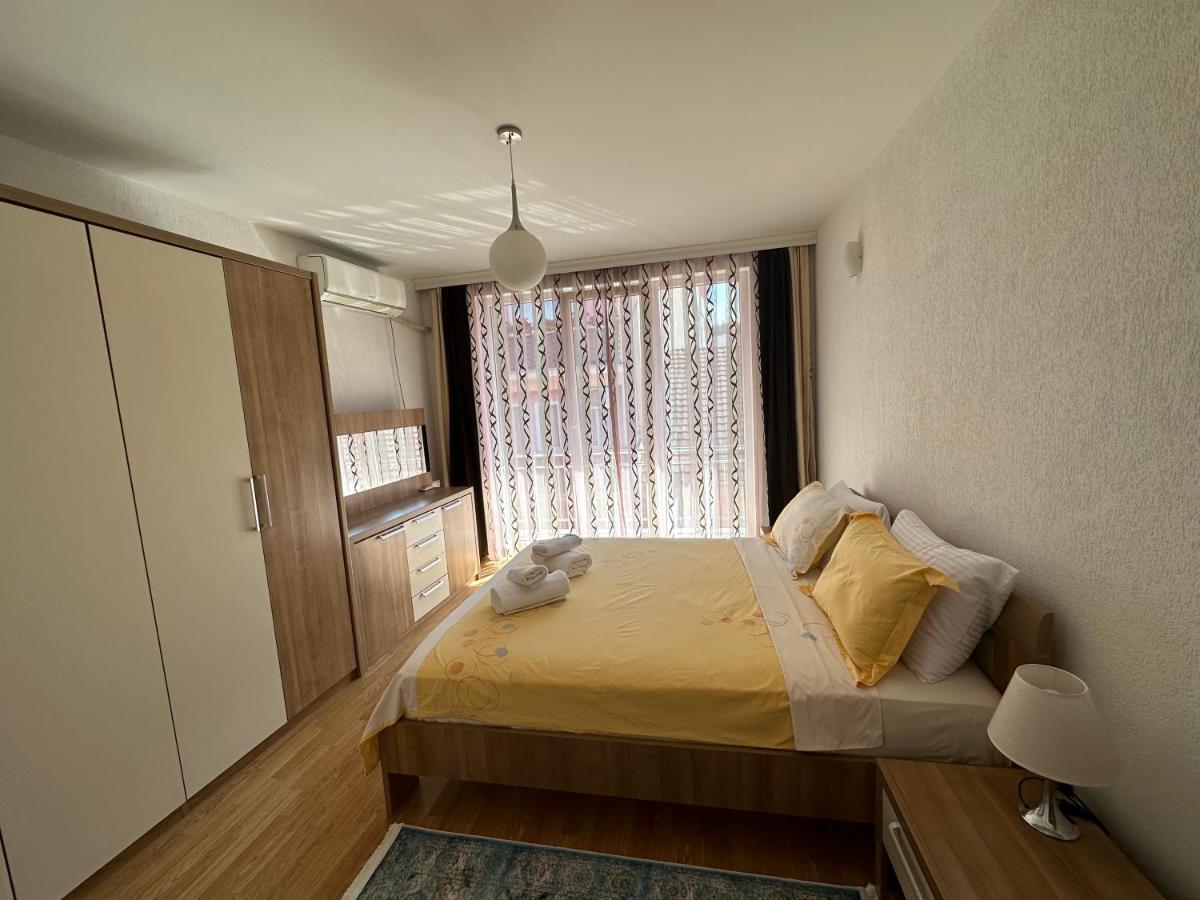 Spacious 3-Bedroom Condo Next To City Center Πρίστινα Εξωτερικό φωτογραφία