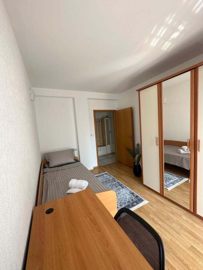 Spacious 3-Bedroom Condo Next To City Center Πρίστινα Εξωτερικό φωτογραφία
