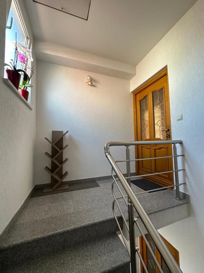 Spacious 3-Bedroom Condo Next To City Center Πρίστινα Εξωτερικό φωτογραφία
