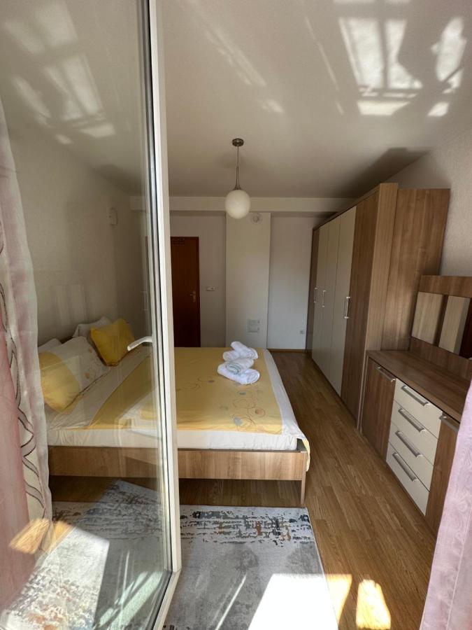 Spacious 3-Bedroom Condo Next To City Center Πρίστινα Εξωτερικό φωτογραφία