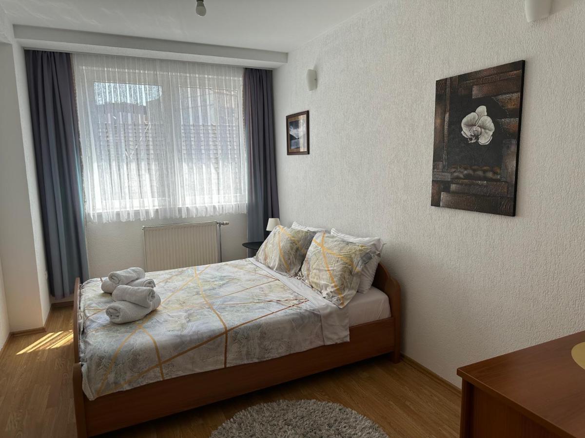 Spacious 3-Bedroom Condo Next To City Center Πρίστινα Εξωτερικό φωτογραφία